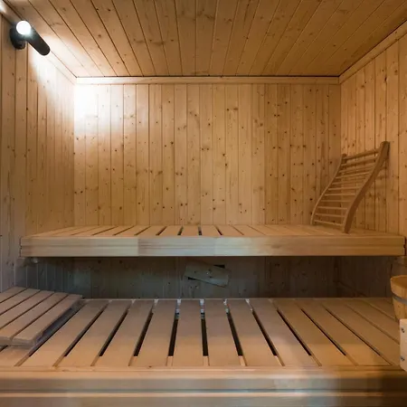 Wood Chalet *